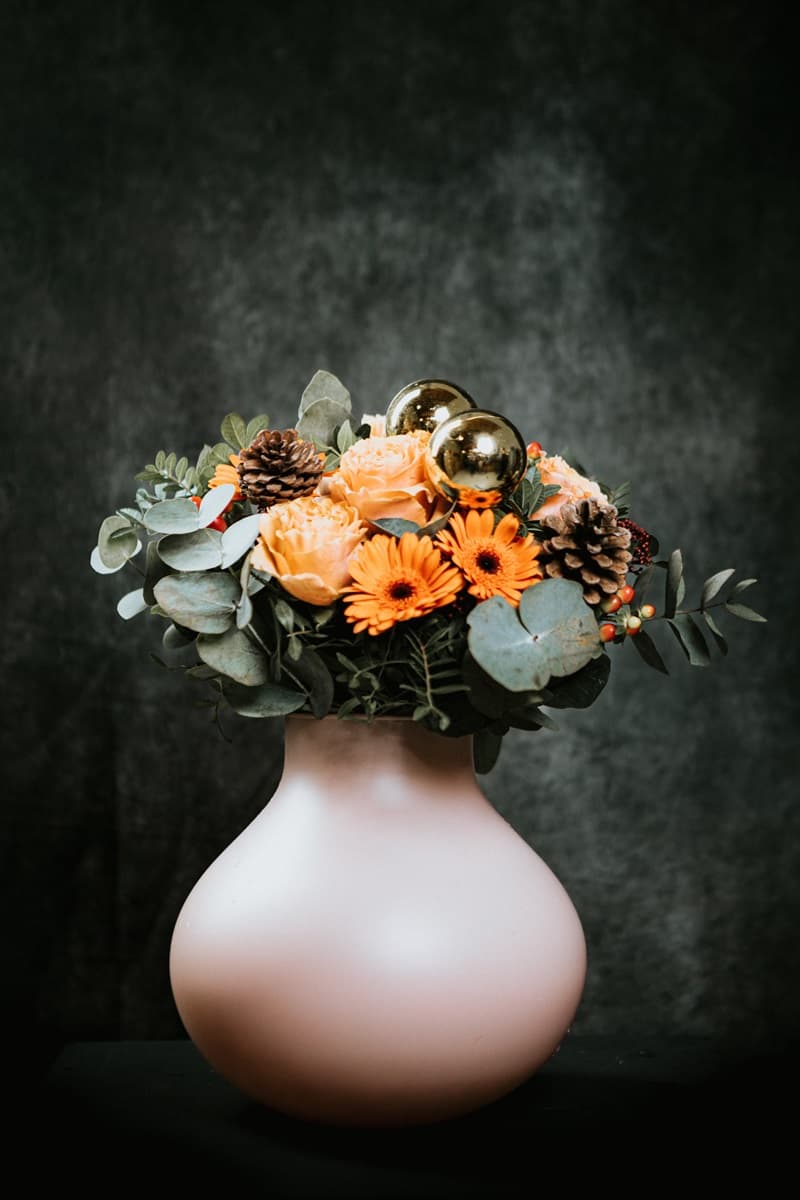 Winterlicher Zaubertraum – Festlicher Blumenstrauß für die kalte Jahreszeit Winterlicher Zaubertraum – Festlicher Blumenstrauß für die kalte Jahreszeit