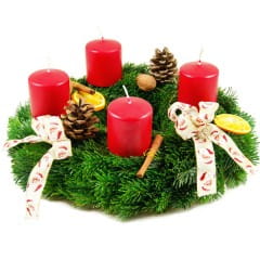 flowersdeluxe_weihnachten_adventskr_nze_adventskranz_weihnachtliche-besinnlichkeit Adventskranz mit roten Kerzen online bestellen