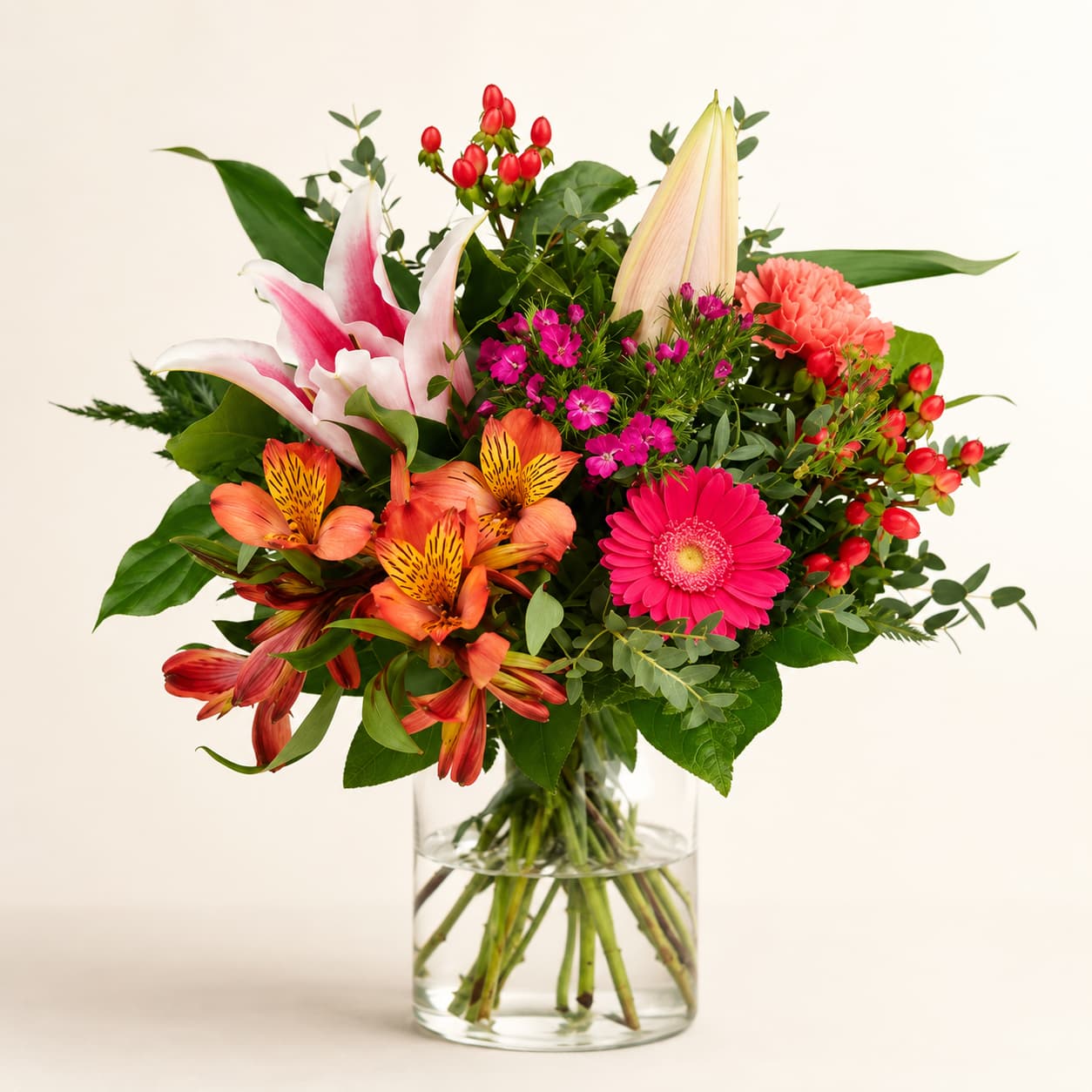 Bunter Blumenstrauß mit Lilien, Alstroemerien und Gerbera zum Geburtstag verschicken
